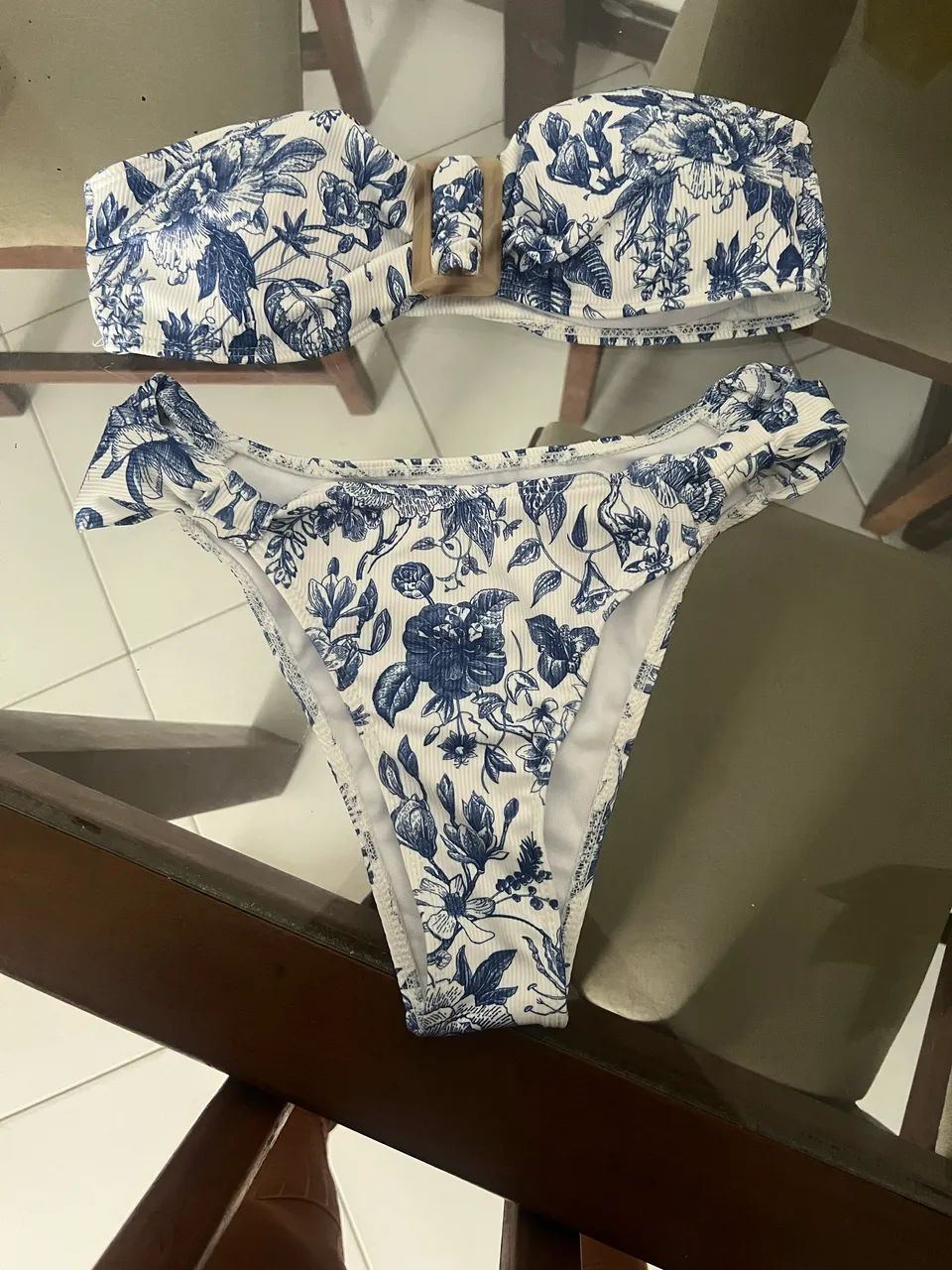 Biquíni branco com estampa azuis  - Foto 2