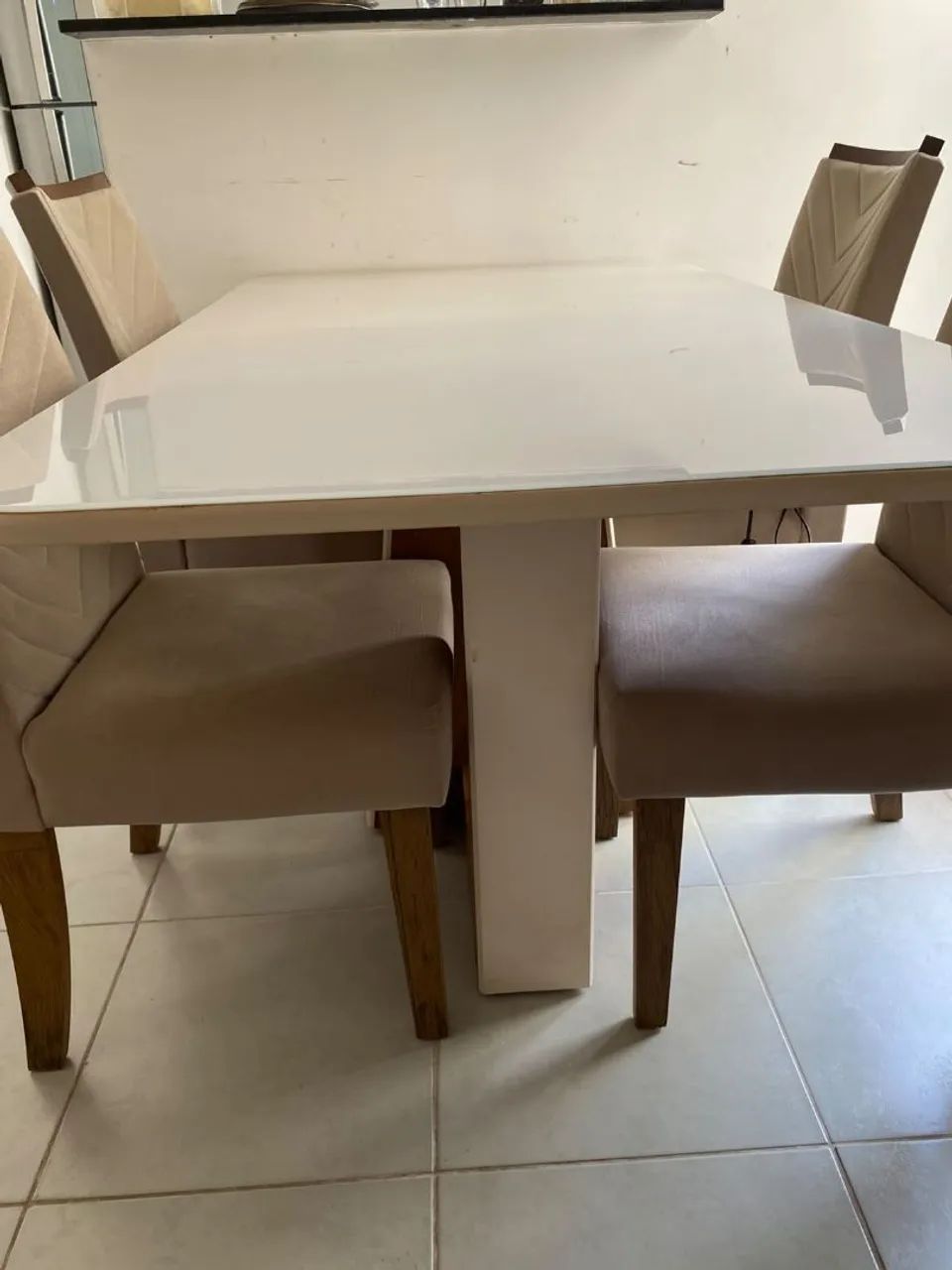 CONJUNTO DE MESA COM 4 CADEIRAS!  - Foto 2