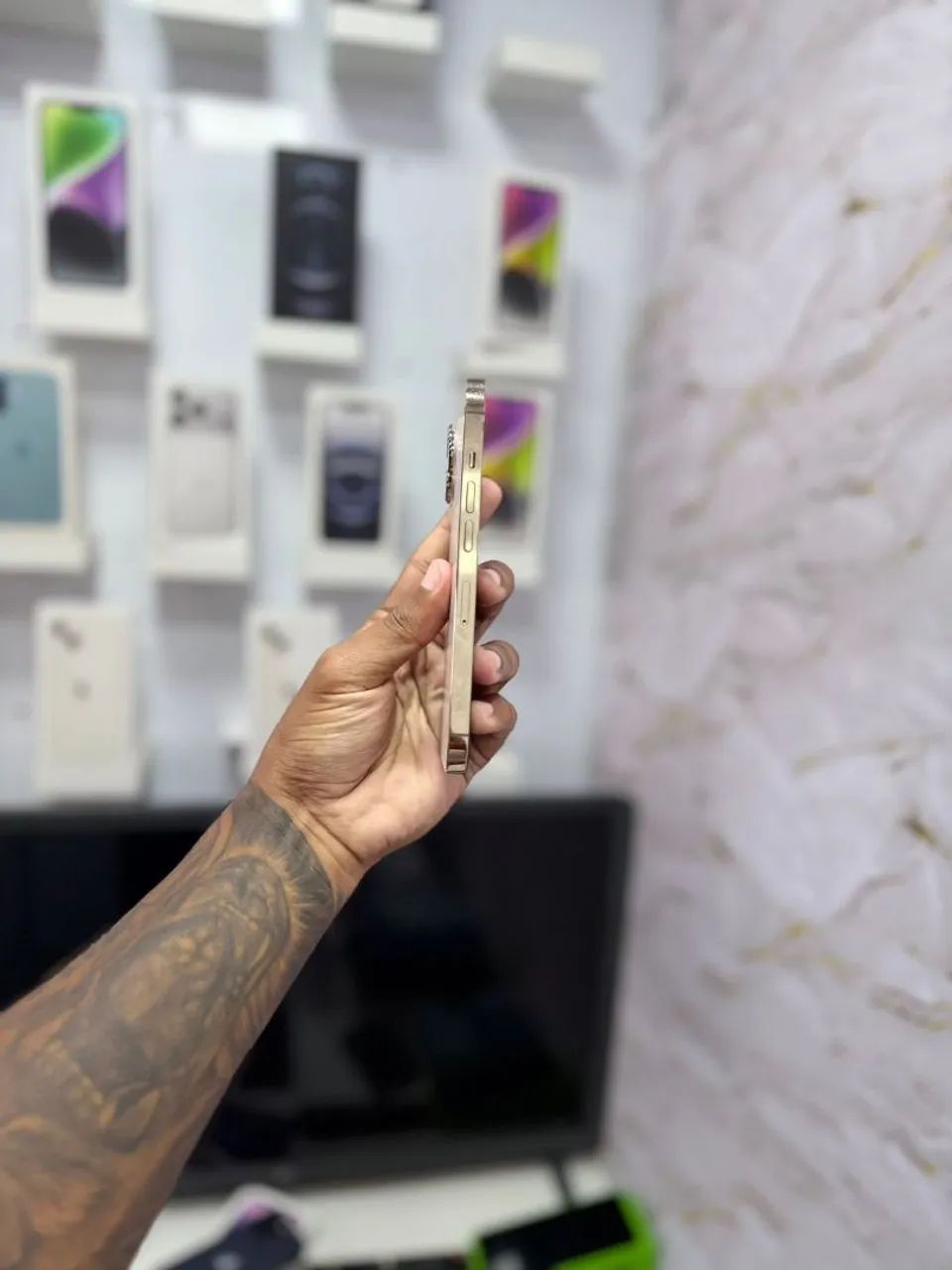 IPHONE 13 PRO 256GB<br>R$ 2.750,00 GOLD - Foto 3