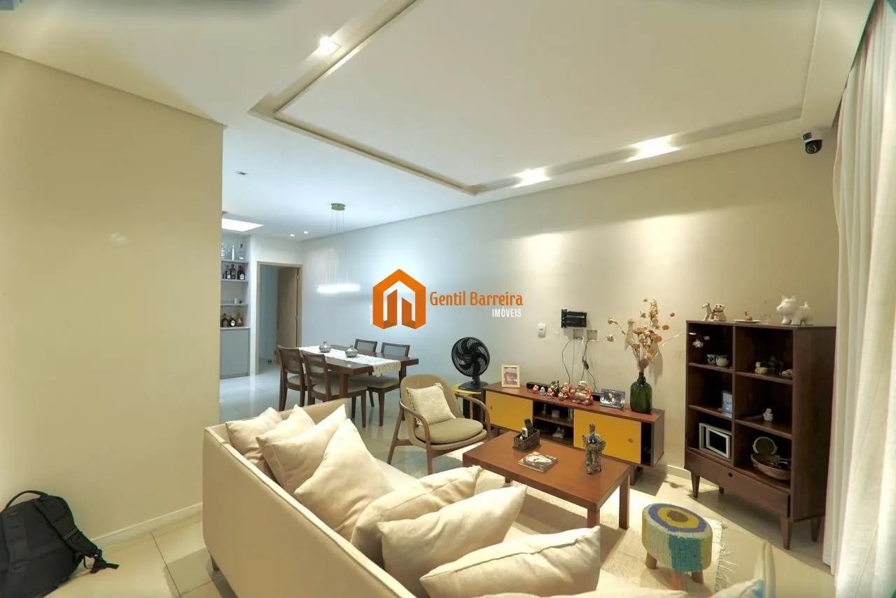 Casa Charmosa com Quintal 120m² | 3 Quartos e 3 Vagas - Foto 2