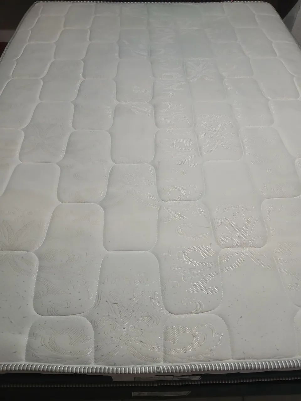 VENDO CAMA DE CASAL.,CAMA BOX SEMI NOVA. *