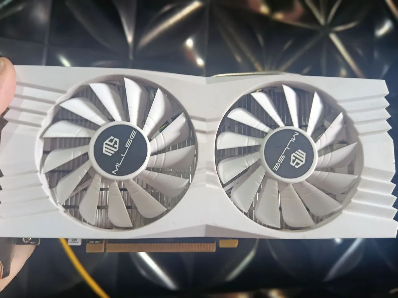 VENDO PLACA DE VÍDEO RX580 WHITE NOVA - Foto 2