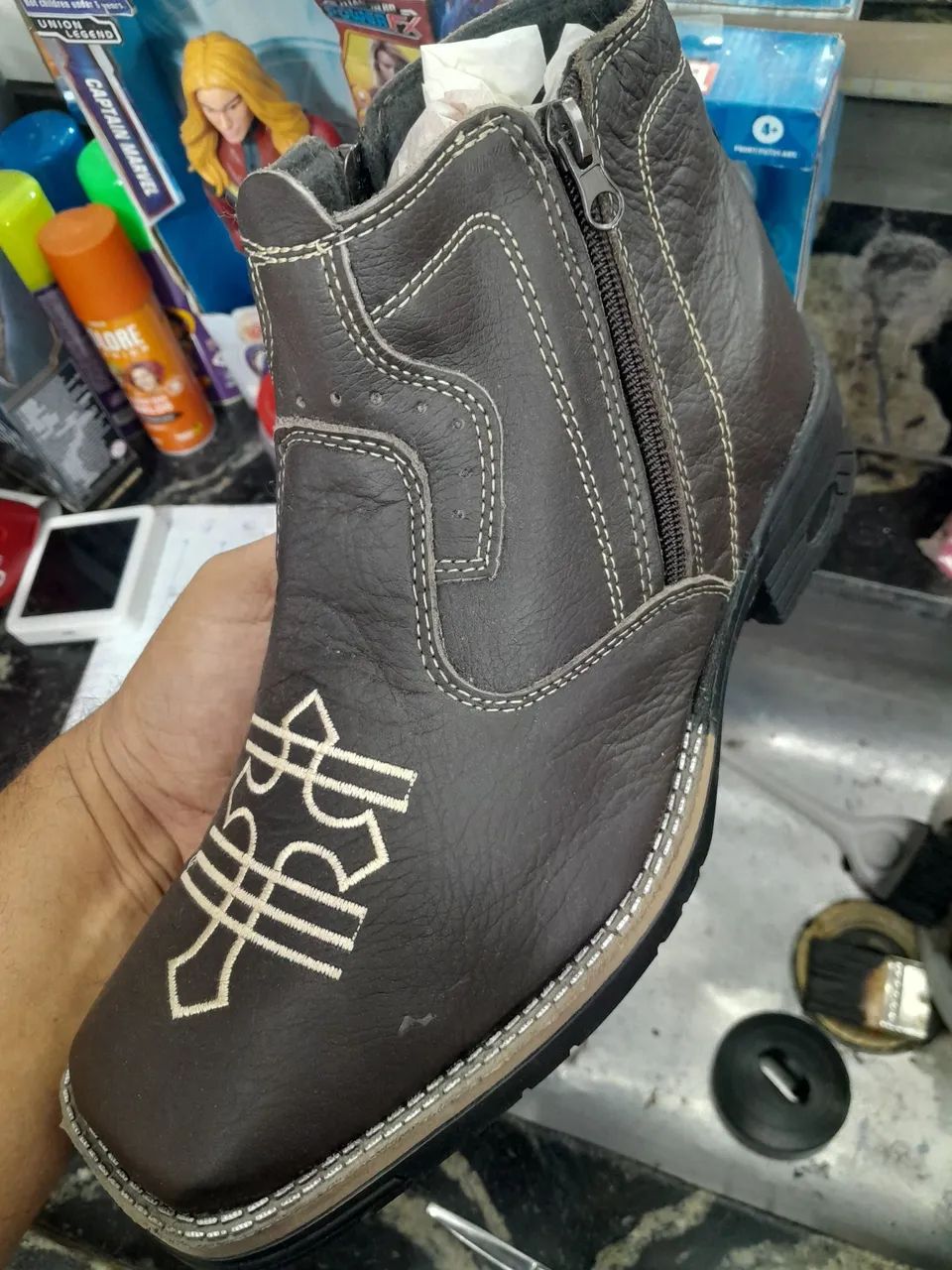 botina NOVA 99 REAIS 