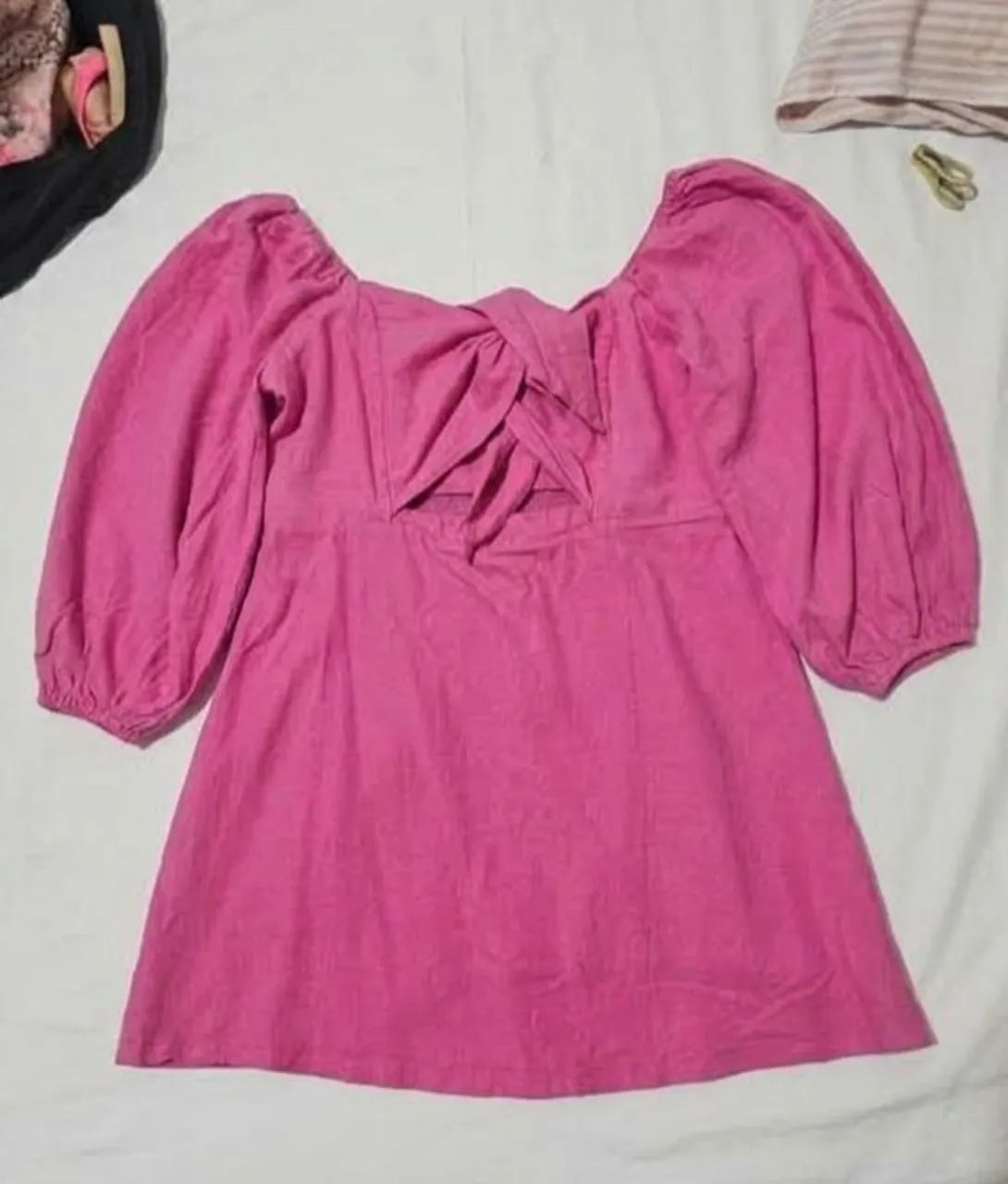 VESTIDO ROSA MANGAS BUFANTES CURTO 