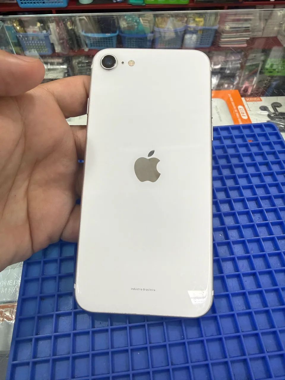 iPhone SE 64GB Branco - Impecável com Caixa (Até 2x sem Juros!) - Foto 4