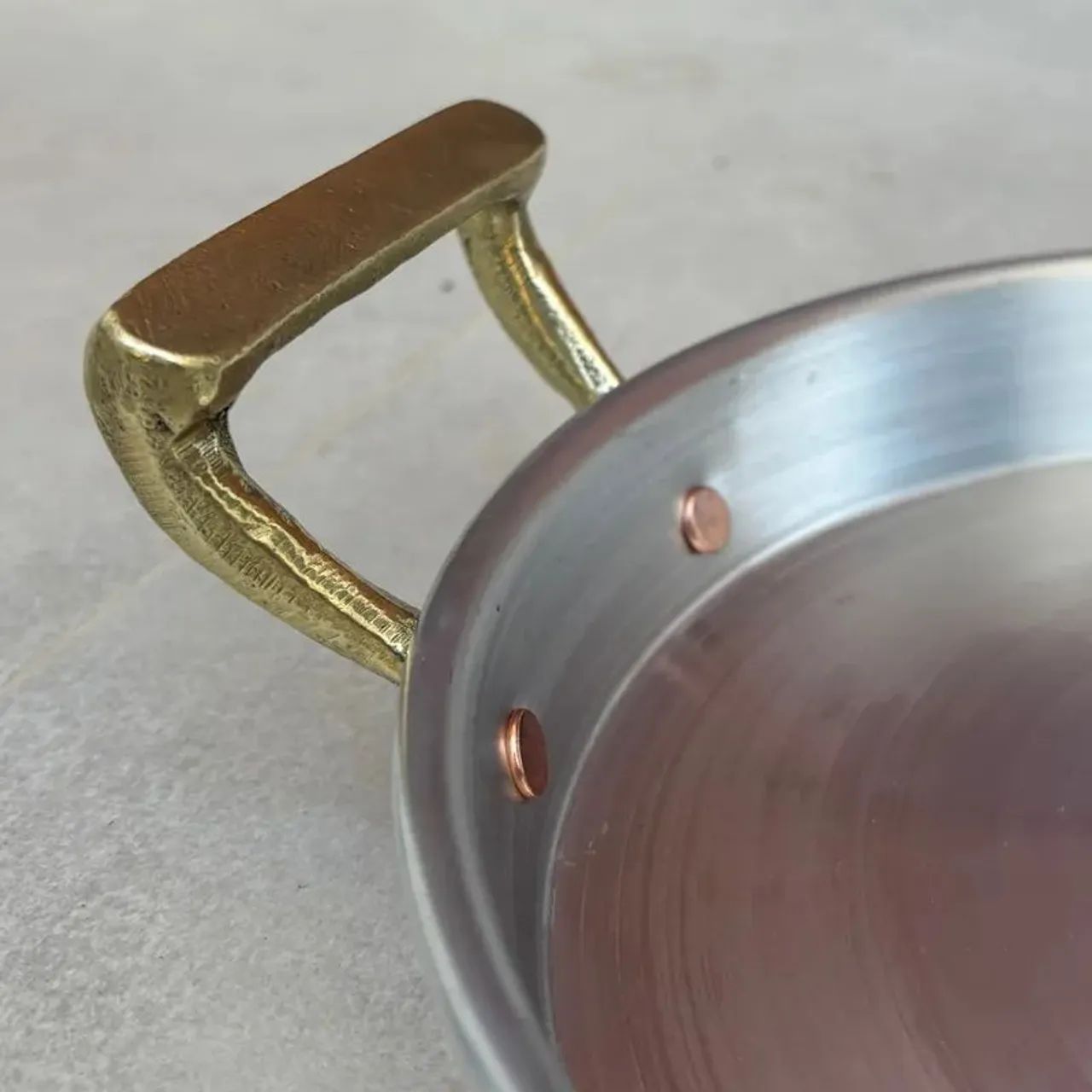 Frigideira de alças de cobre - Foto 2