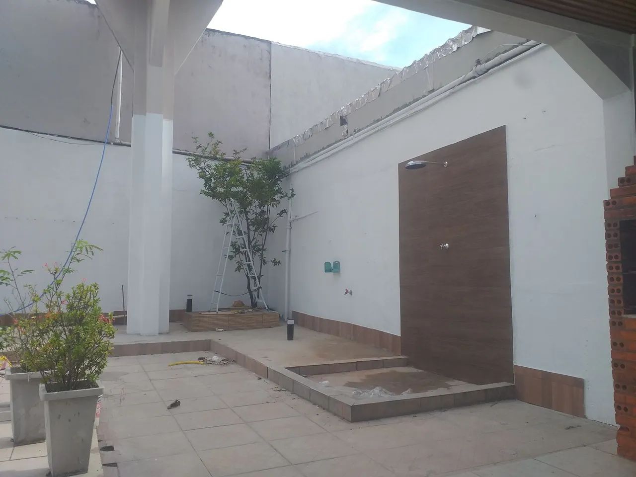 REFORMA PINTOR  DISPONÍVEL 