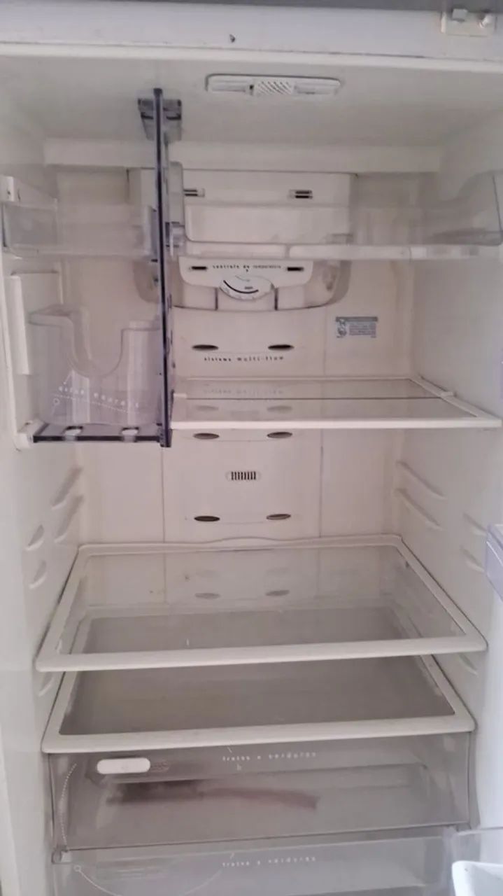 Geladeira Electrolux não está funcionando so está faltando a placa  - Foto 3