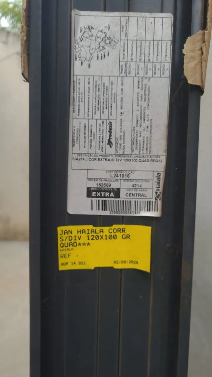 2 janelas de vidro com grade - Foto 2