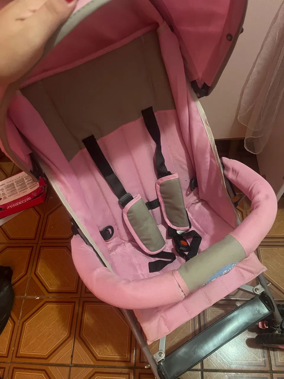 Carrinho de passeio rosa novo