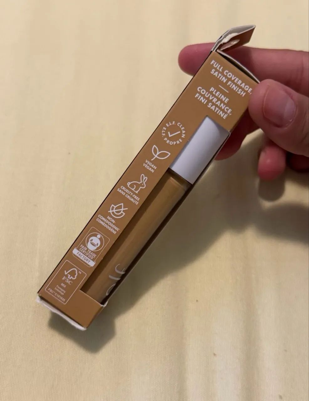 corretivo elf hydrating camo concealer - Foto 4
