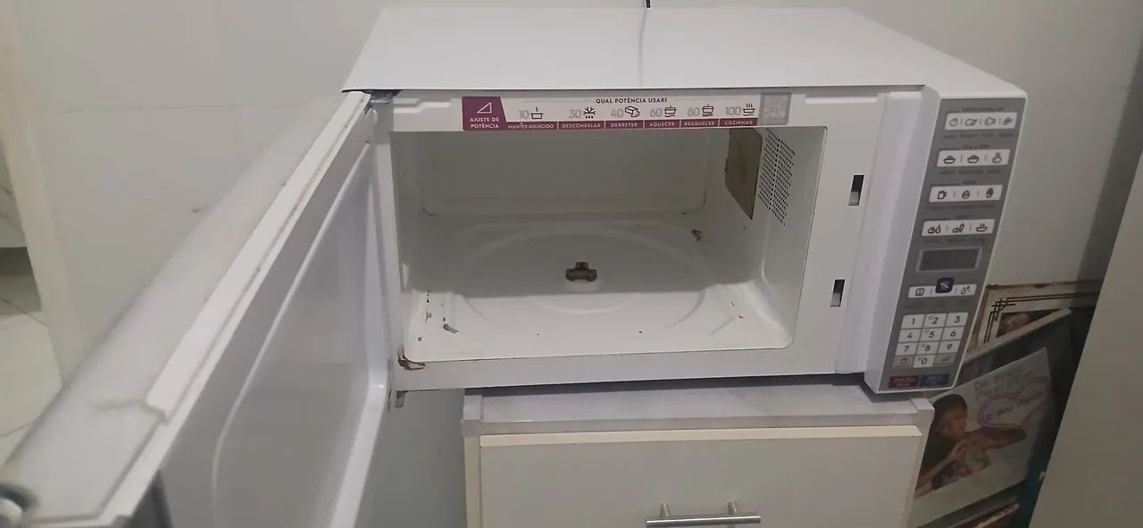 Micro-ondas com defeito 