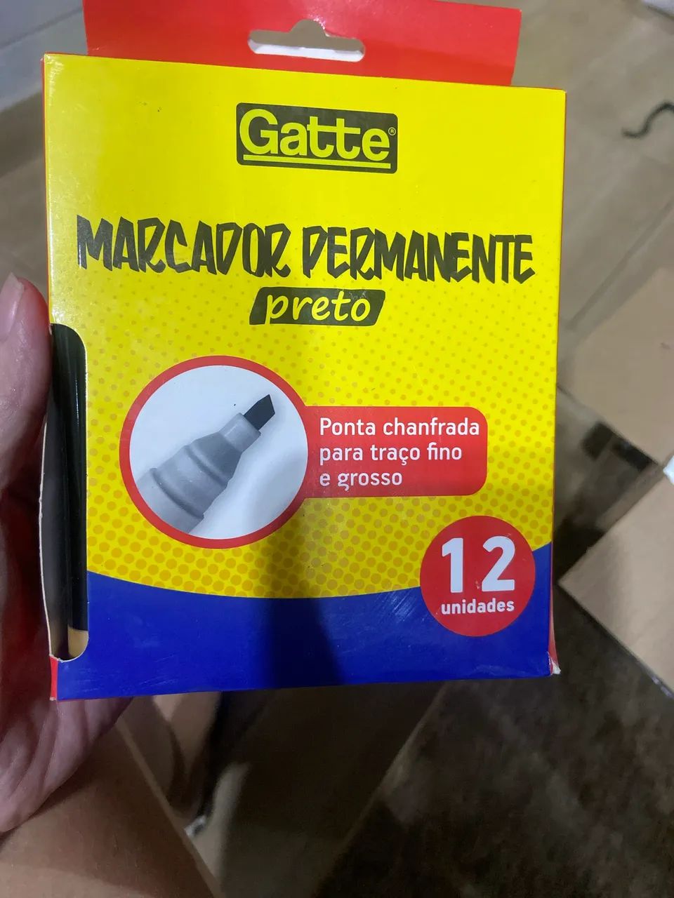 Marcador permanente preto chanfrado 