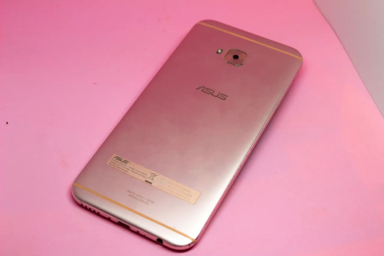 Zenfone Self Pro ASUS - Foto 2