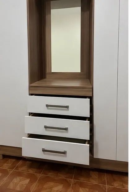 guarda roupa solteiro semi novo - Foto 5