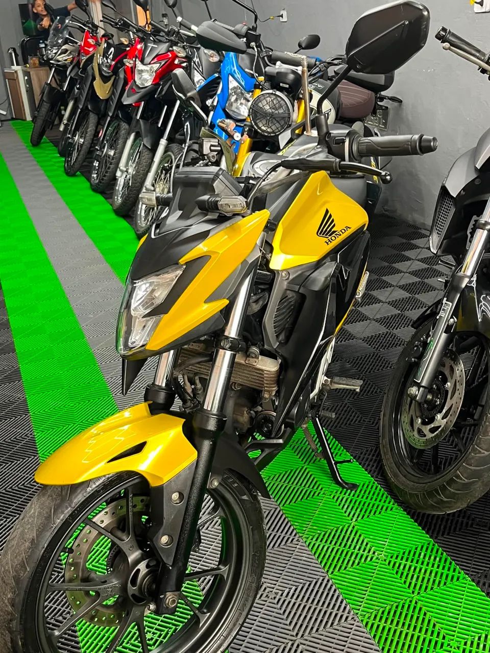 CB300F DOURADA EXTRA - Foto 3