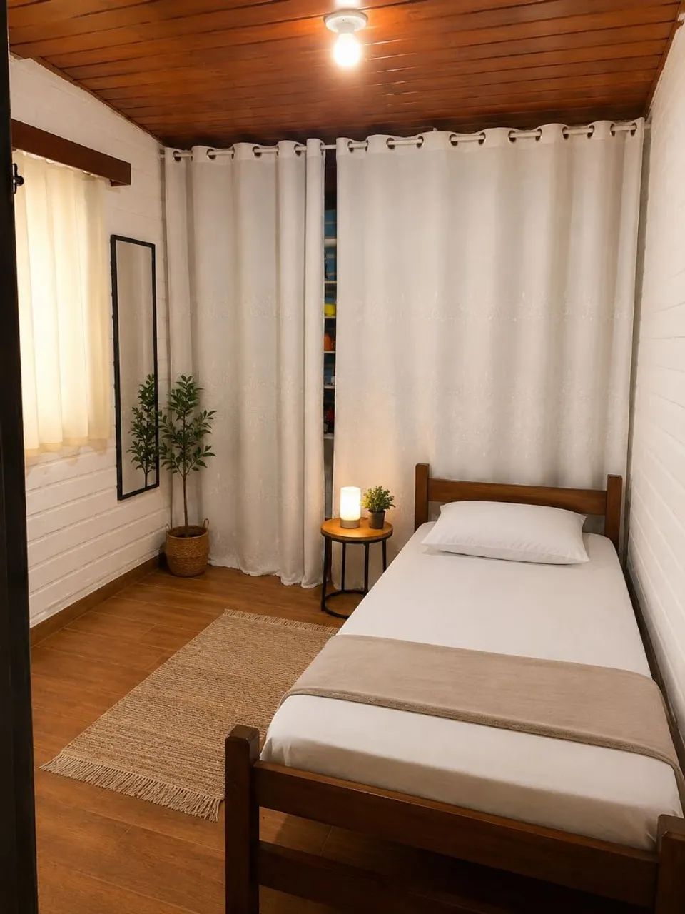 Quarto solteiro em casa compartilhada.