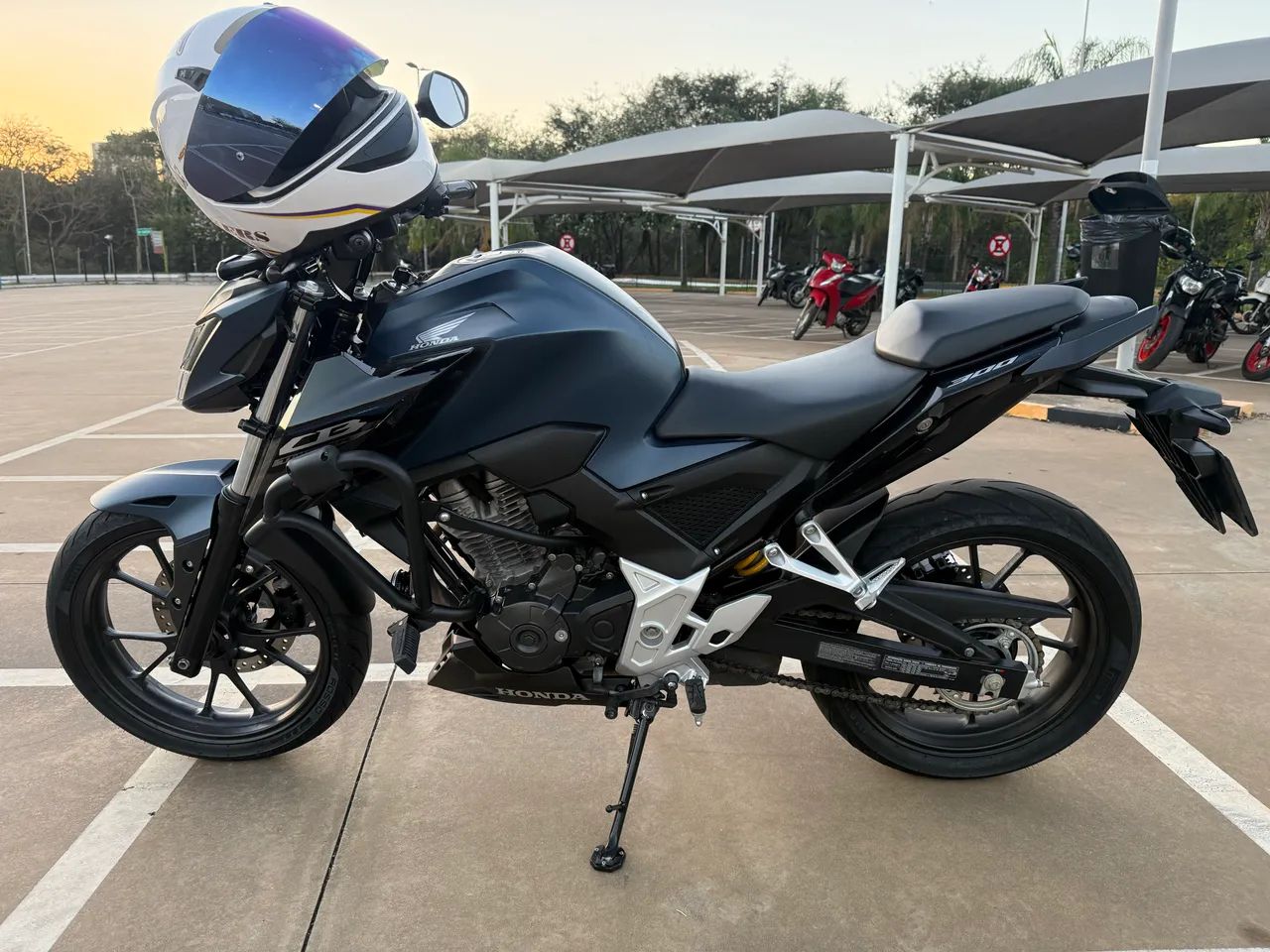CB 300  - 2025 - Foto 3