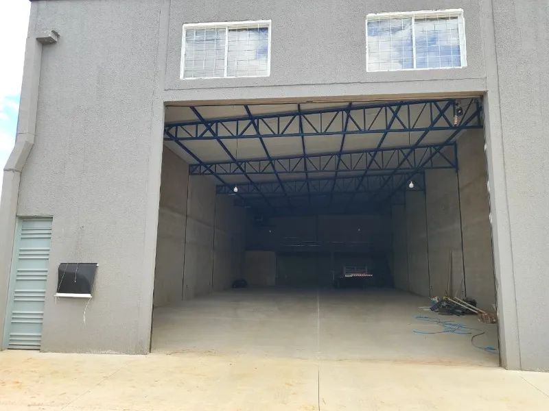 Alugo Galpão 300m Residencial 14 Bis Trindade
