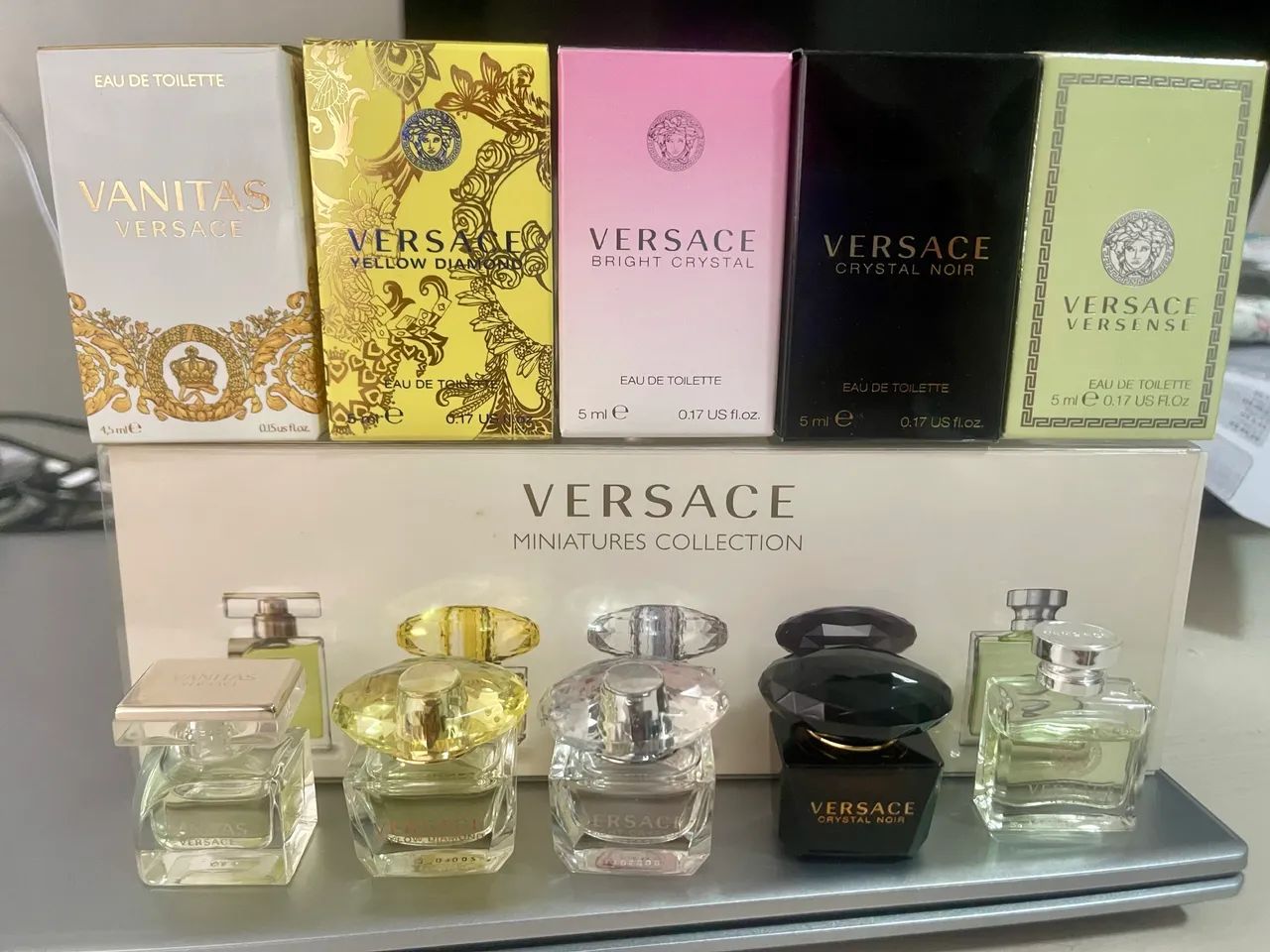 Vendo kit de perfumes em miniaturas. - Foto 3