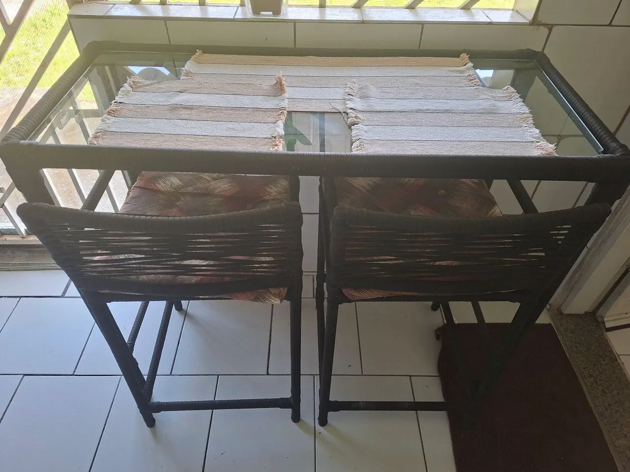 Mesa bistro com 2 cadeiras e tampo de vidro - Foto 5