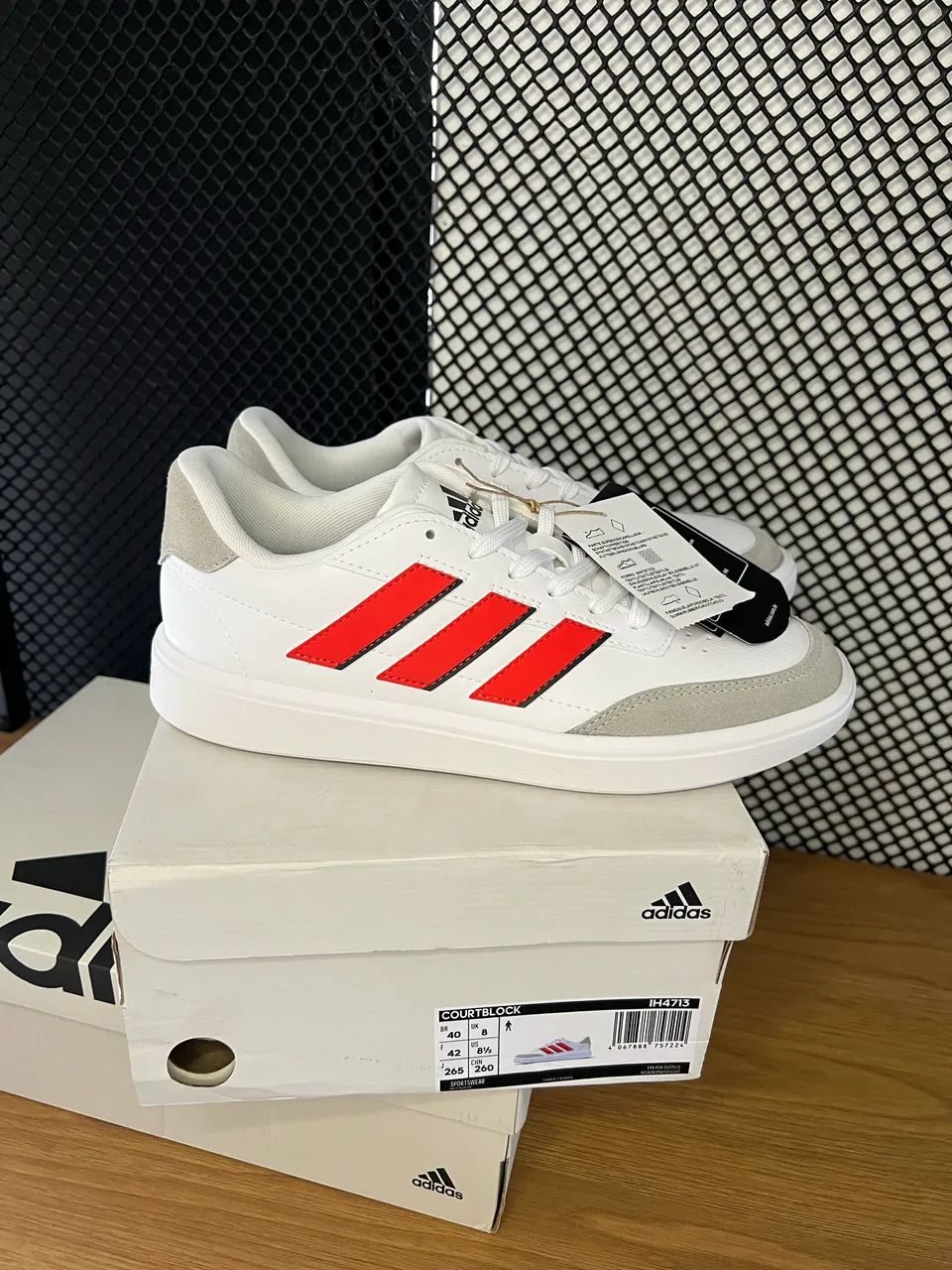 Tênis Adidas Courtblock