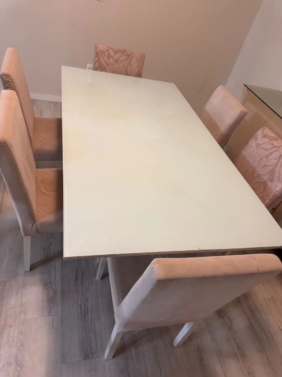 OPORTUNIDADE ÚNICA: MESA COM CADEIRAS