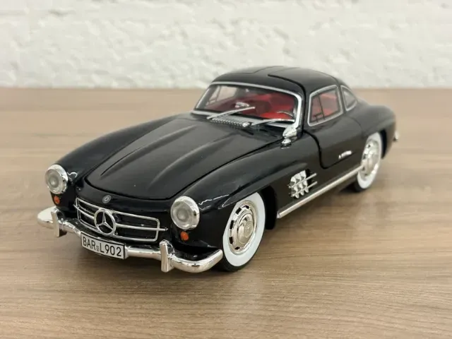 Miniatura Mercedes GL-KLASSE 1.43 Branco. - Hobbies e coleções