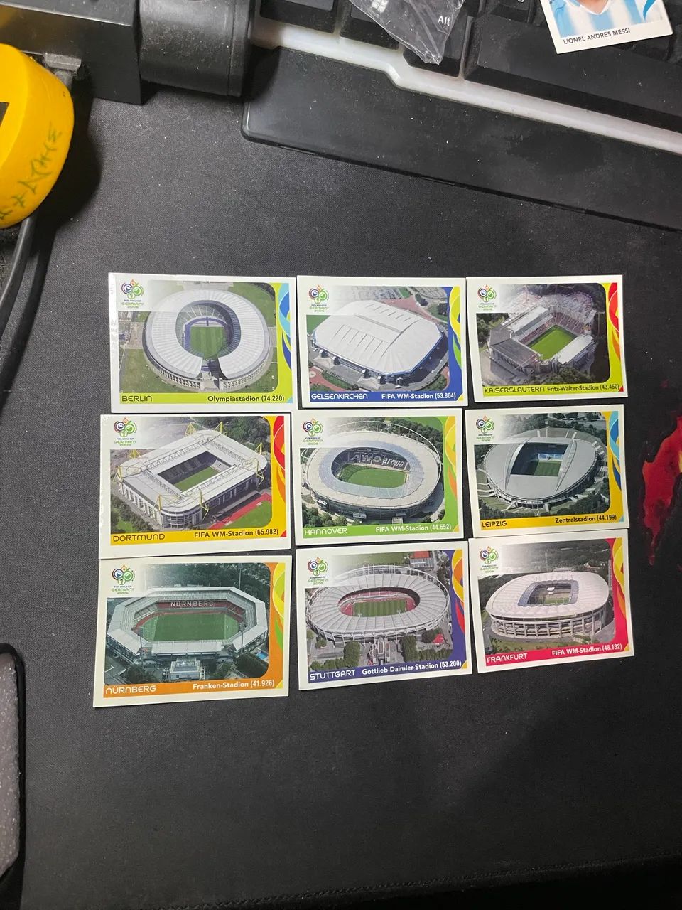 Figurinhas dos estádios da copa de 2006.