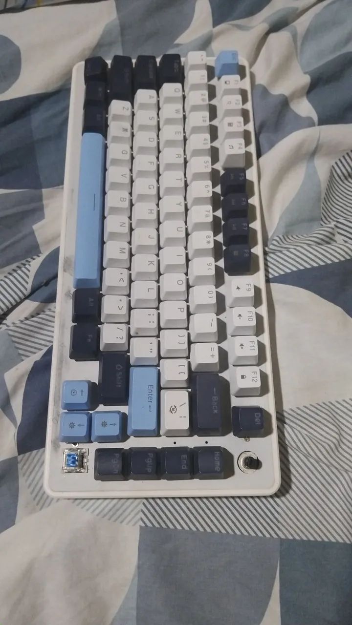 TECLADO MECÂNICO 60% SWITCH AZUL !