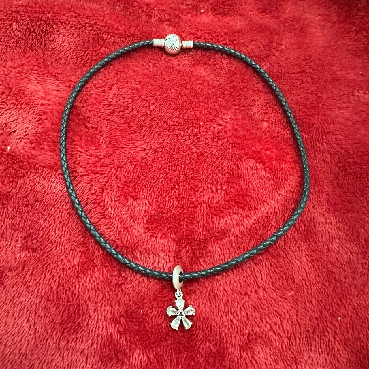 Pulseira e colar Pandora e pingente Vivara