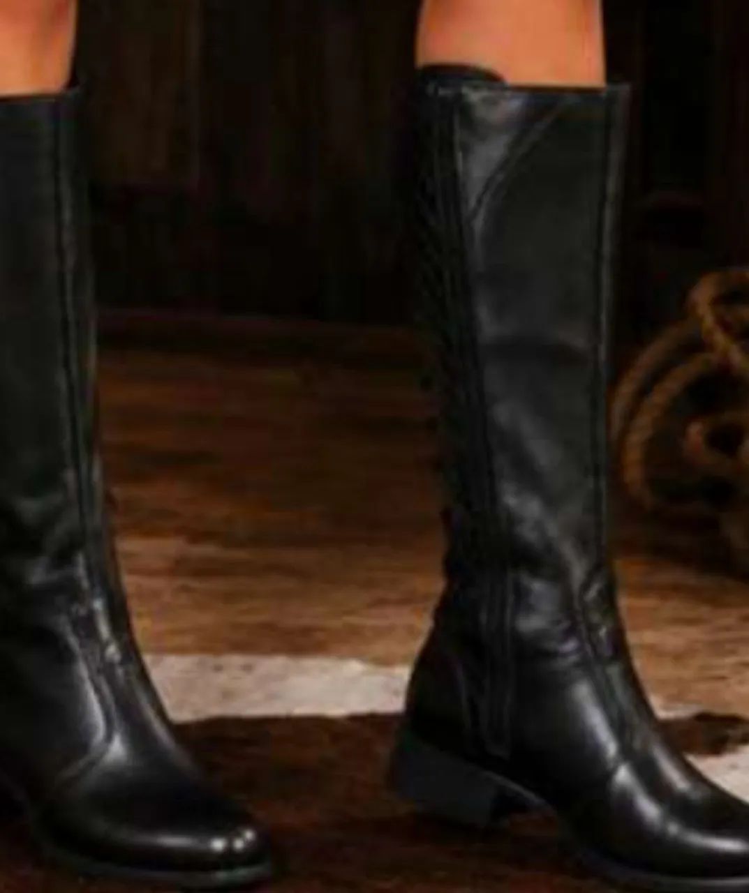 Vendo bota nova