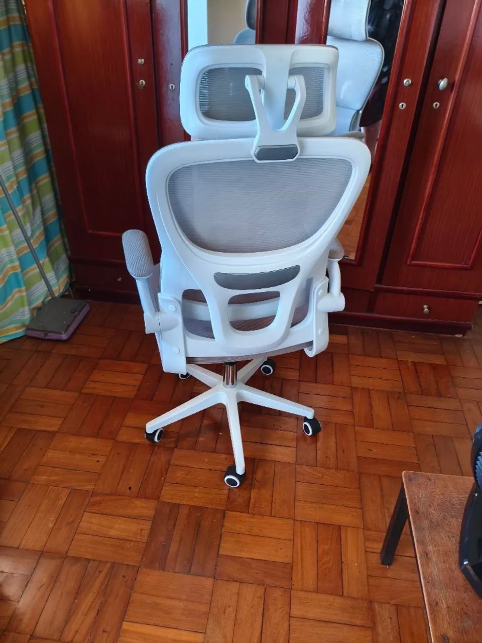 Cadeira de escritório ergonômica G500