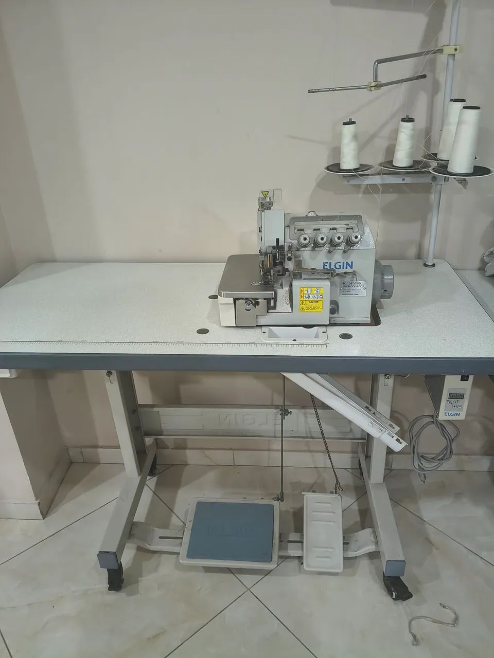 Máquina ponto cadeia direct drive 6 meses de uso 