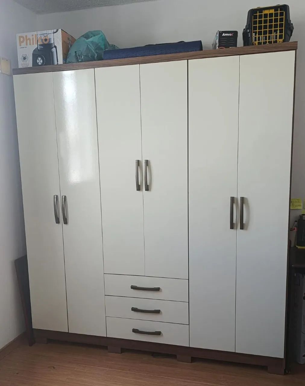 Guarda-roupa 6 portas
