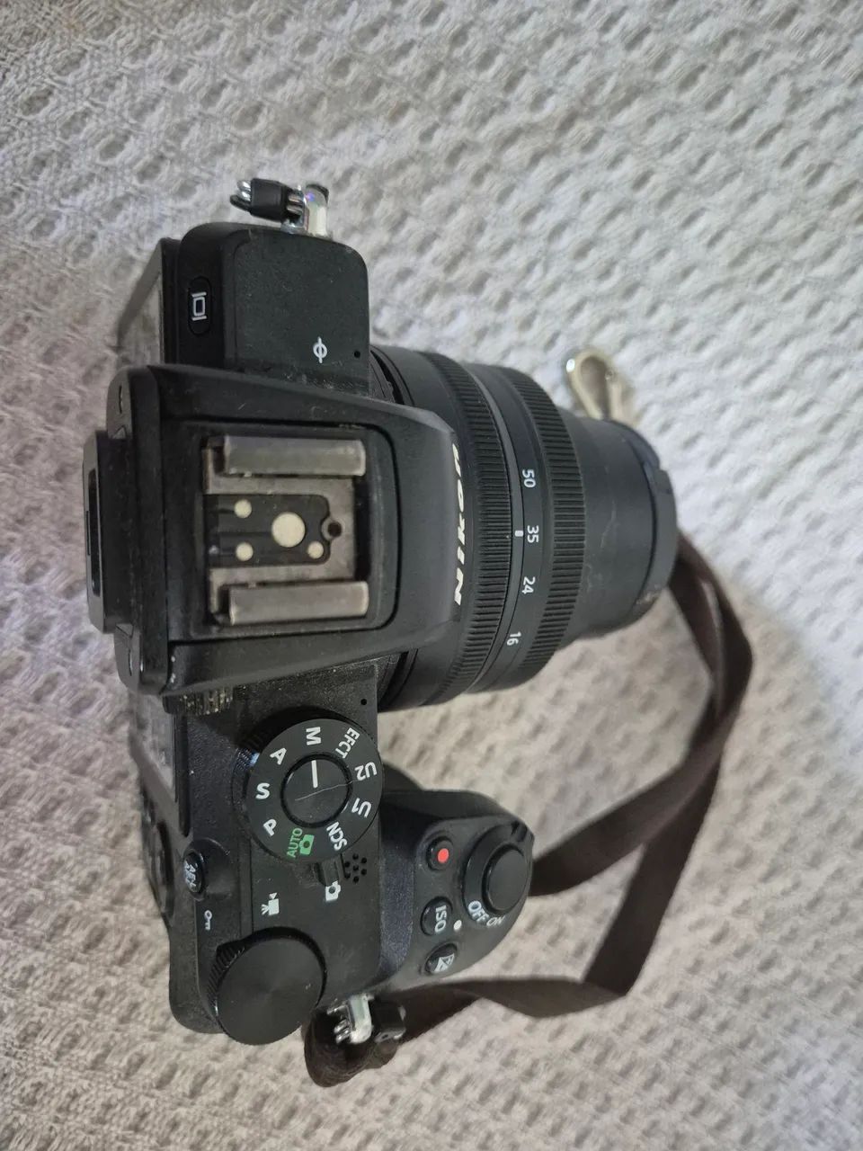 Nikon Mirrorless Z50 - usada  - Foto 5