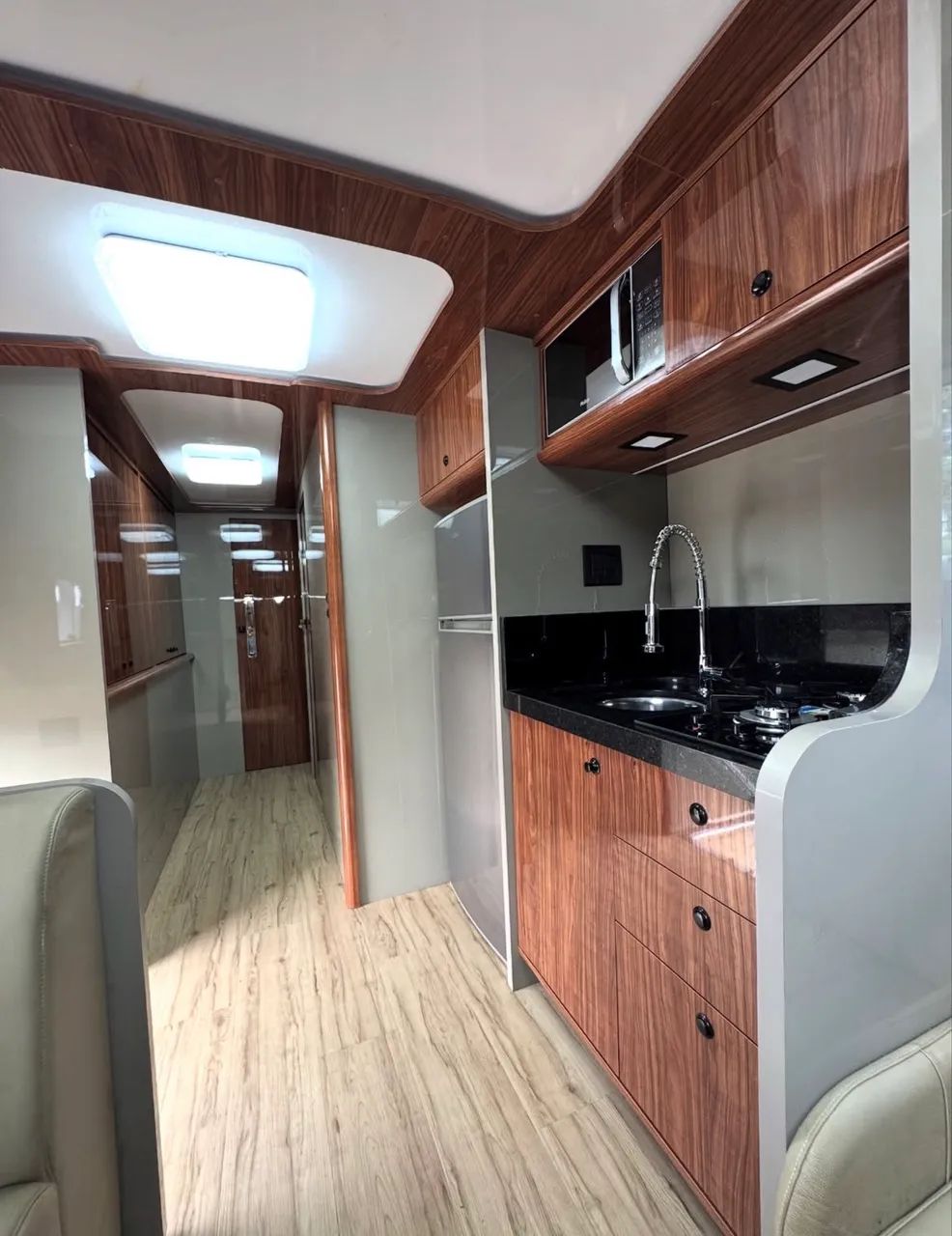 MOTORHOME ANO 2026 SUPER LUXO A VENDA - Foto 8