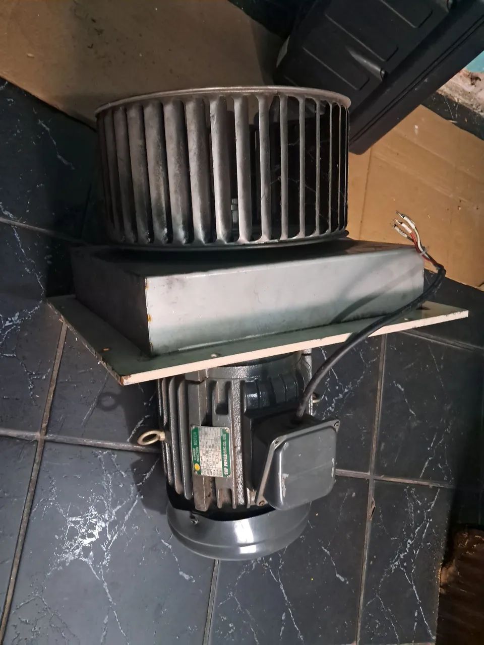 Motor de ventilação com helices e eixos completo - Foto 2