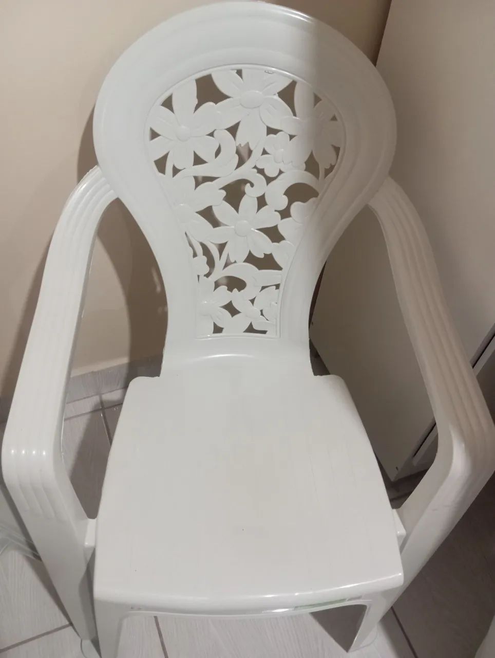 Conjunto de mesa com cadeiras Novas - Foto 5