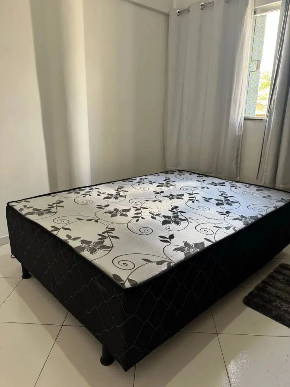 Cama box conjugada de casal resistente e confortável 