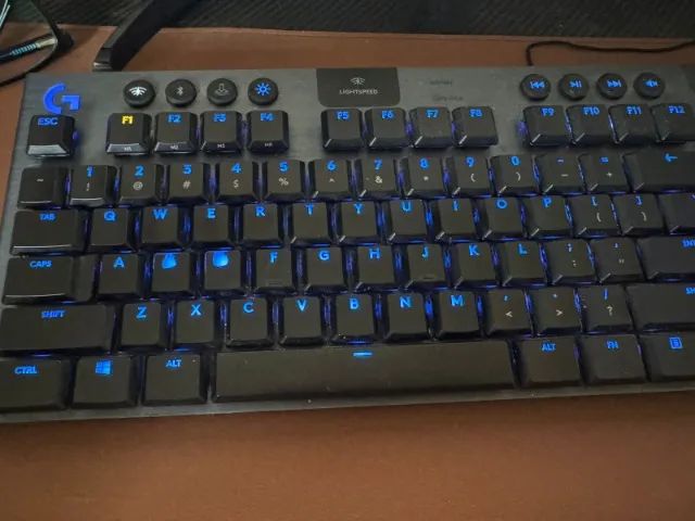 Logitech G915 TKL [Negocio]