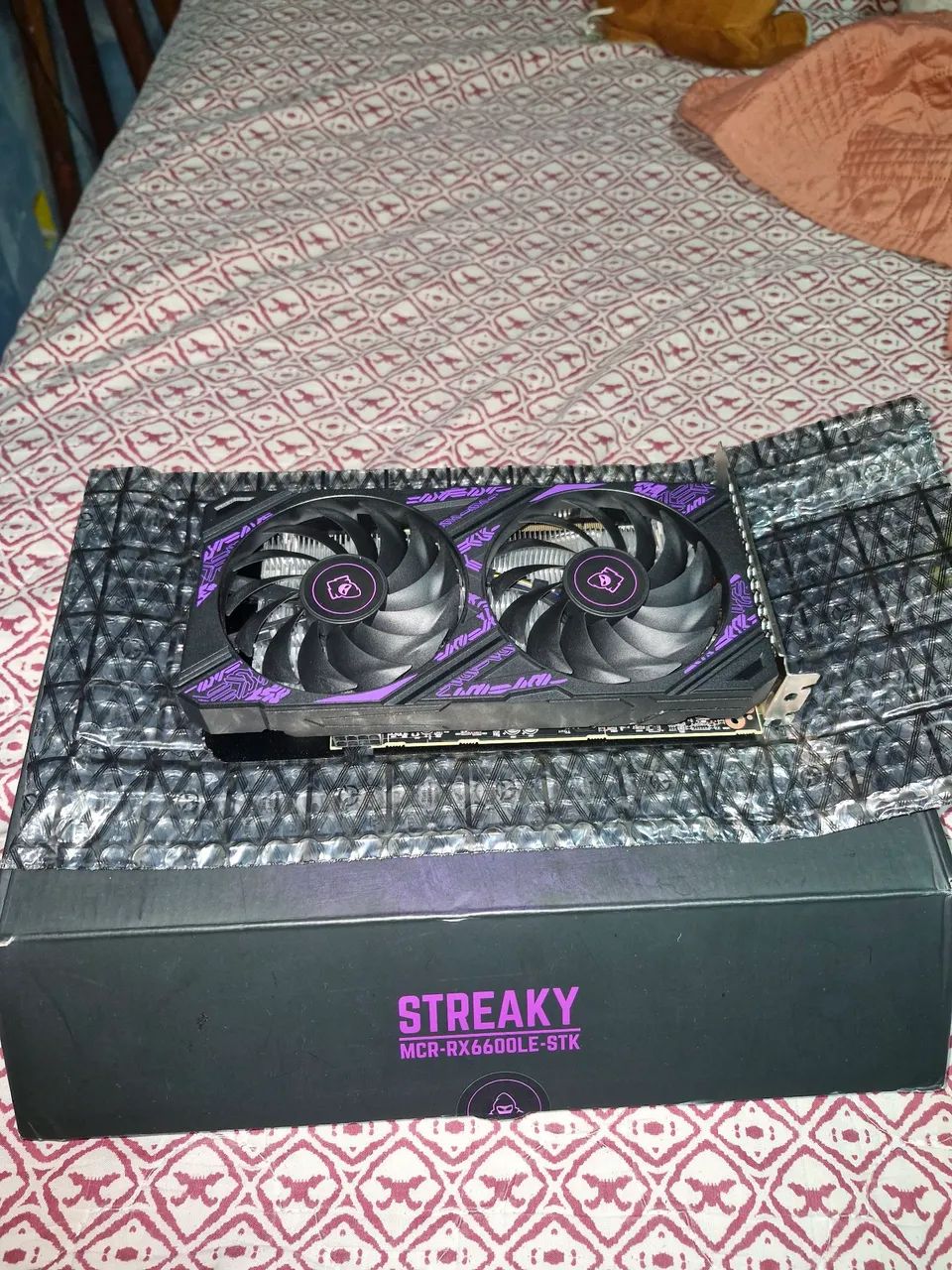 Placa de vídeo RX 6600 Streaky