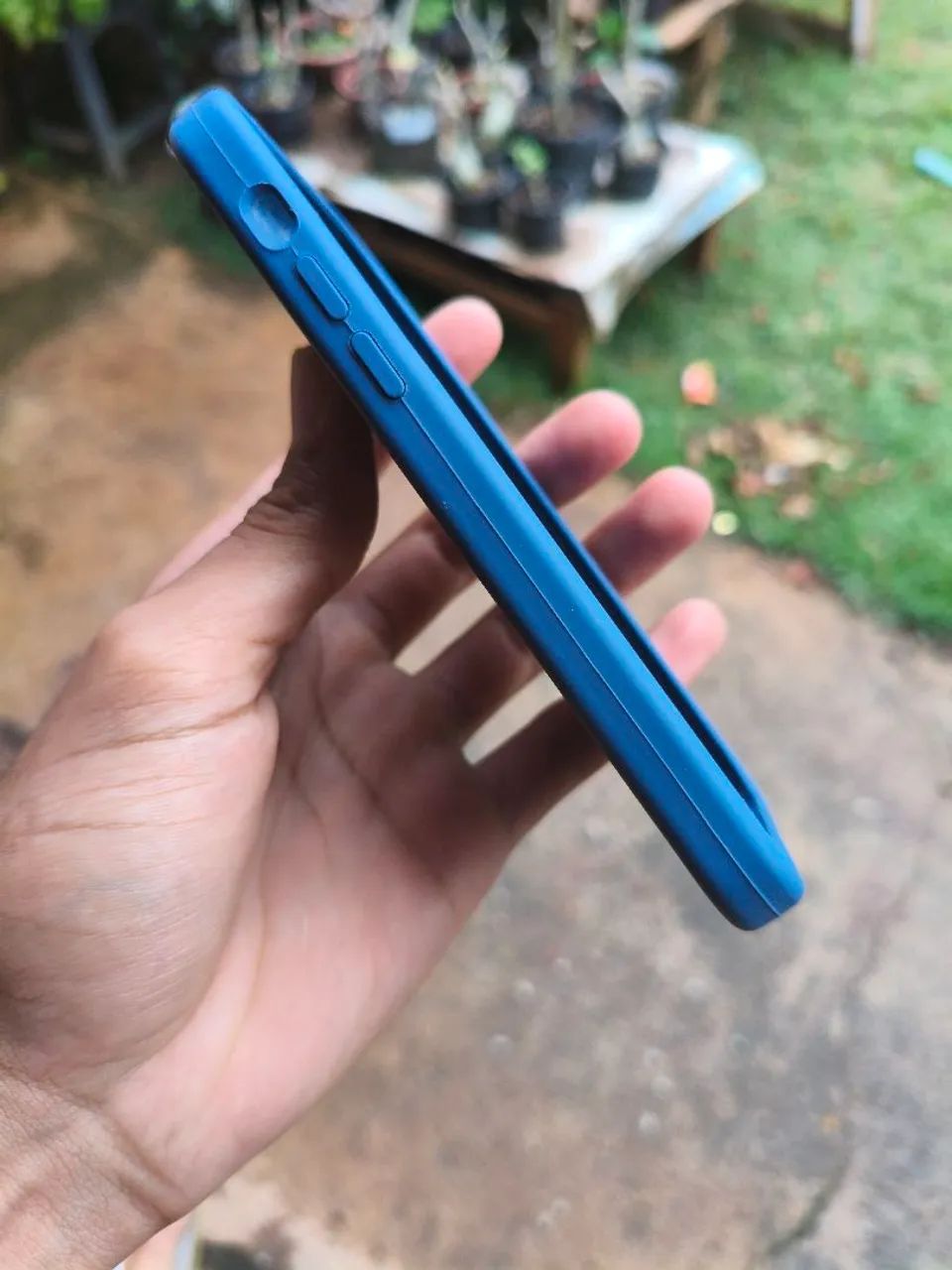 Capinha iPhone 11 Pro Silicone Azul - Proteção de Câmera - Foto 3