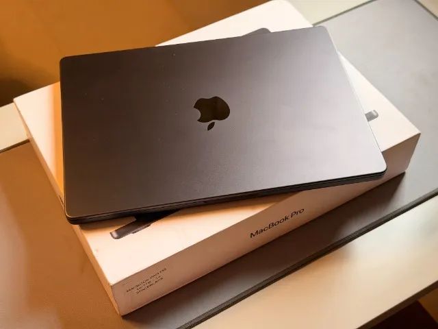Macbook pro m5 1tb 16gb space black - Foto 3
