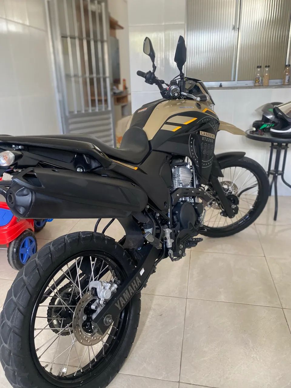 Lander 250  - Foto 3