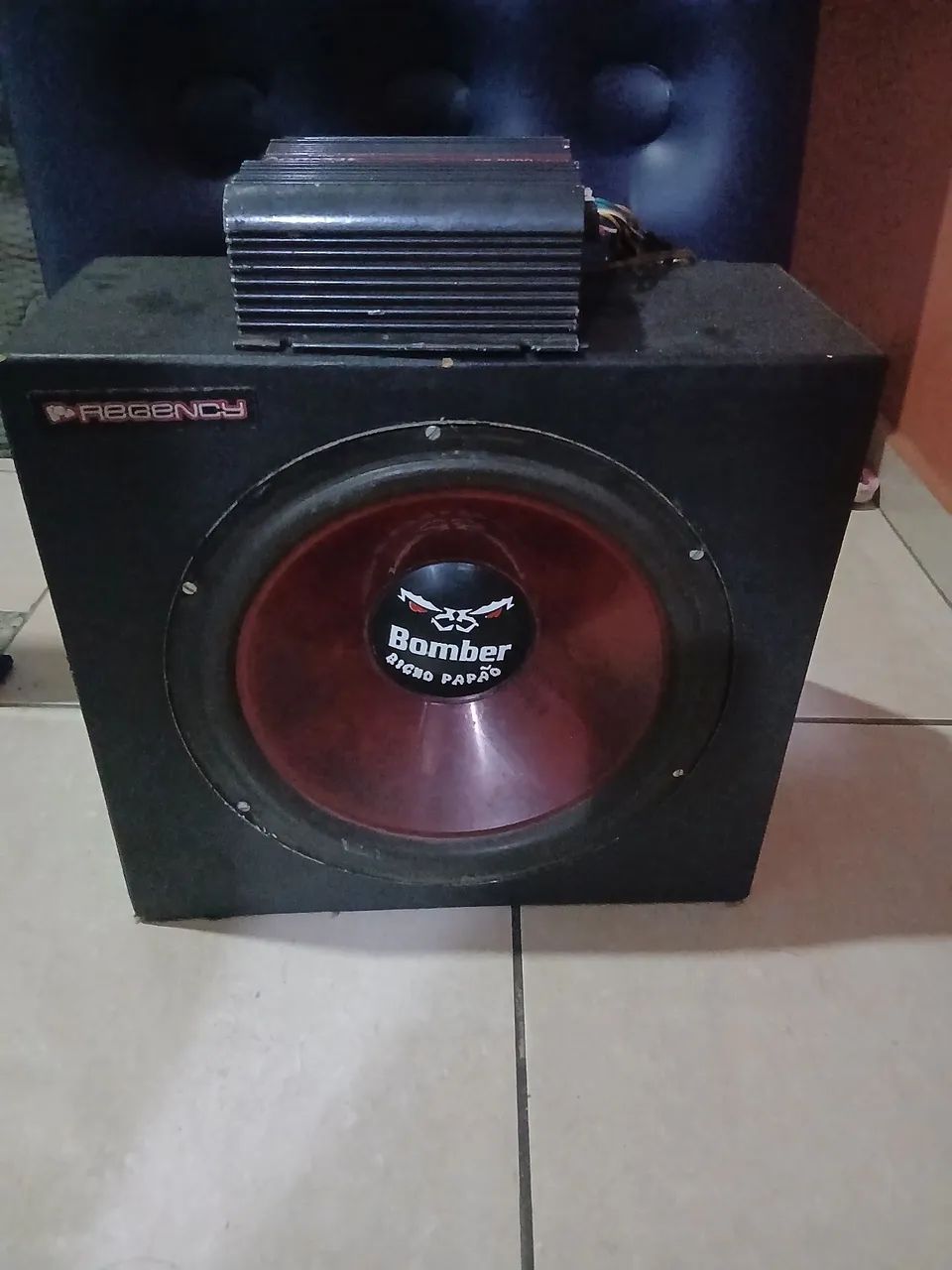 Caixa com altofante de 15 junto com modulo
