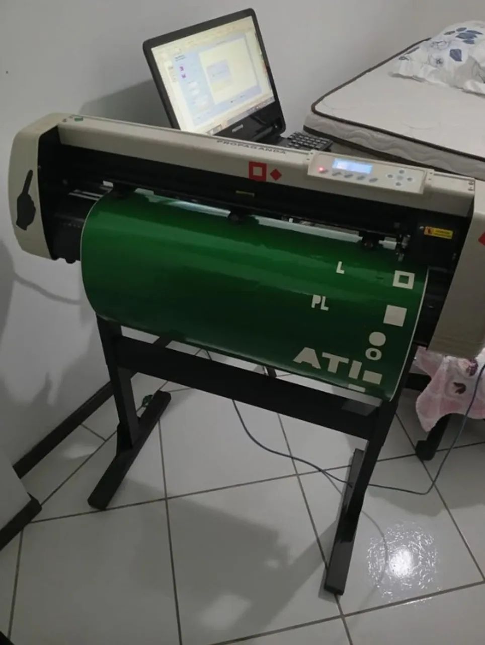 Plotter Recorte Visultec MVSK800 + Computador Positivo