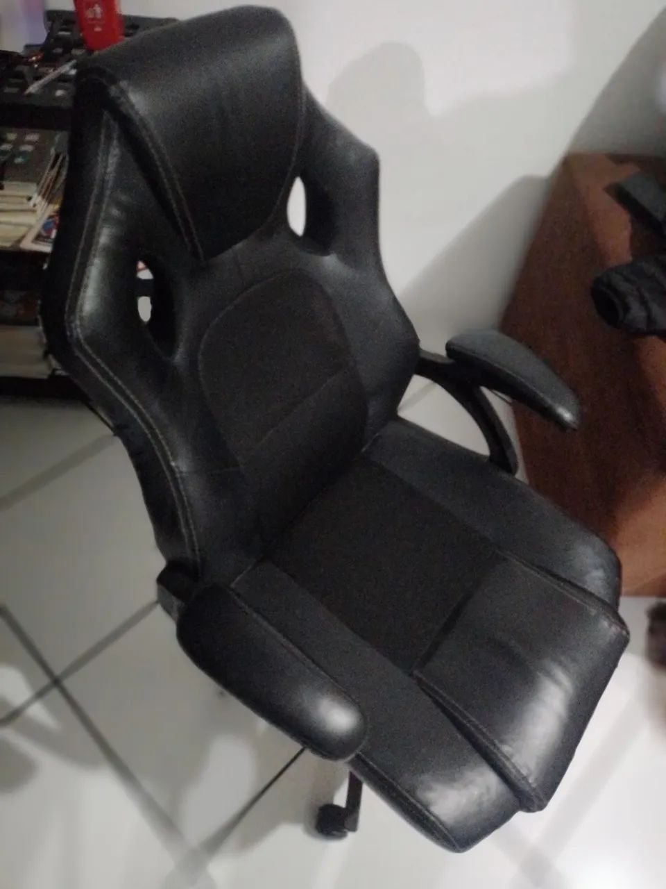 Cadeira gamer de couro 