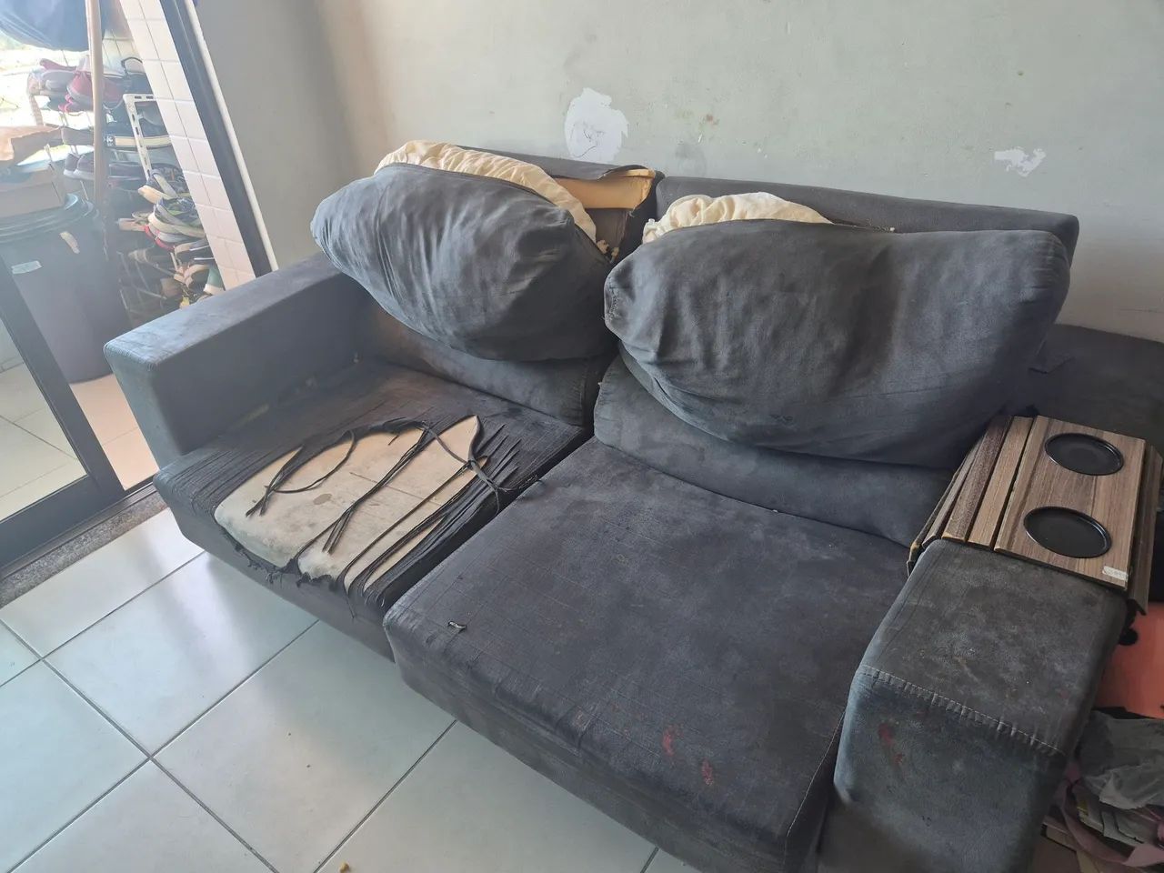 Sofá para Doação- Bom para Reformar  - Foto 3