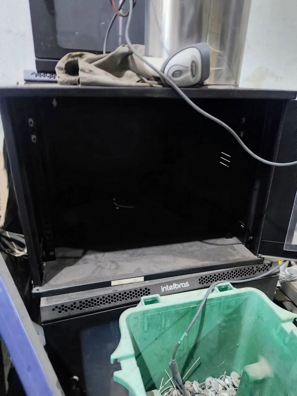 Rack Intelbras De 8u Seminovos Com Chave - Foto 2